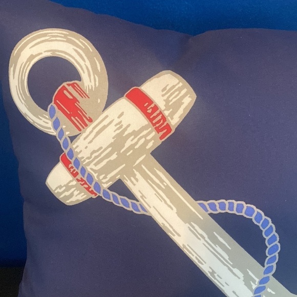 NWOT Blue White and Red 100% Polyester Anchor Nautical Pillow 14" - Picture 3 of 4